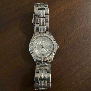 Guess SILVER TONE CASE SILVER TONE STAINLESS STEEL WATCH
